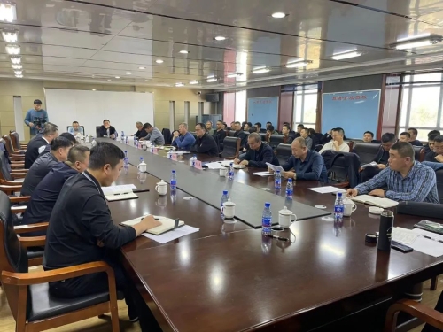 10月13日，，，，，公司采掘生产服务组到东荣一矿指导服务