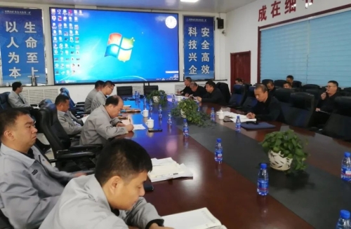 10月16日，，，，，，公司采掘生产服务组到东荣三矿指导服务。。。。。。。