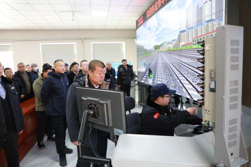 11月10日上午，，，，，，，，集团公司2023年度矿区铁路运输安全质量标准化工作会议-5