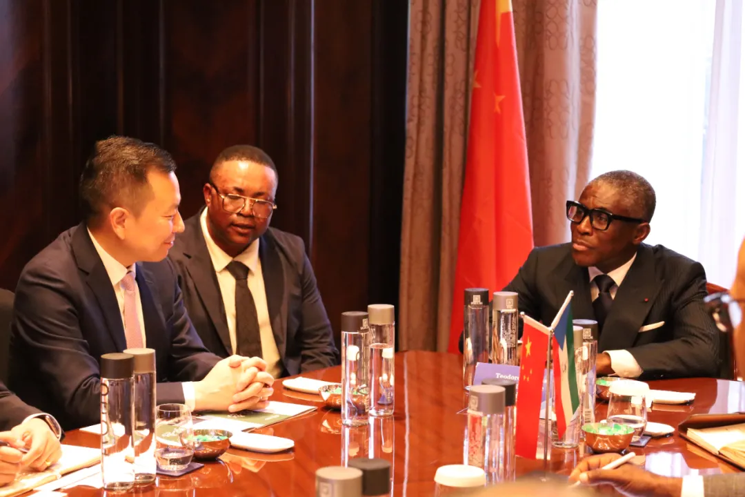 赤路几内亚共和国访华代表与k豆钱包股份深刻探求产业协同发展